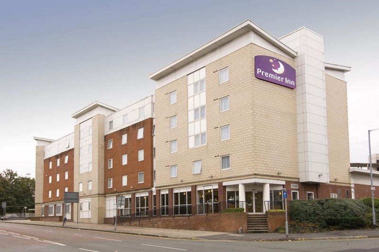 Premier Inn Manchester City Centre Exterior photo