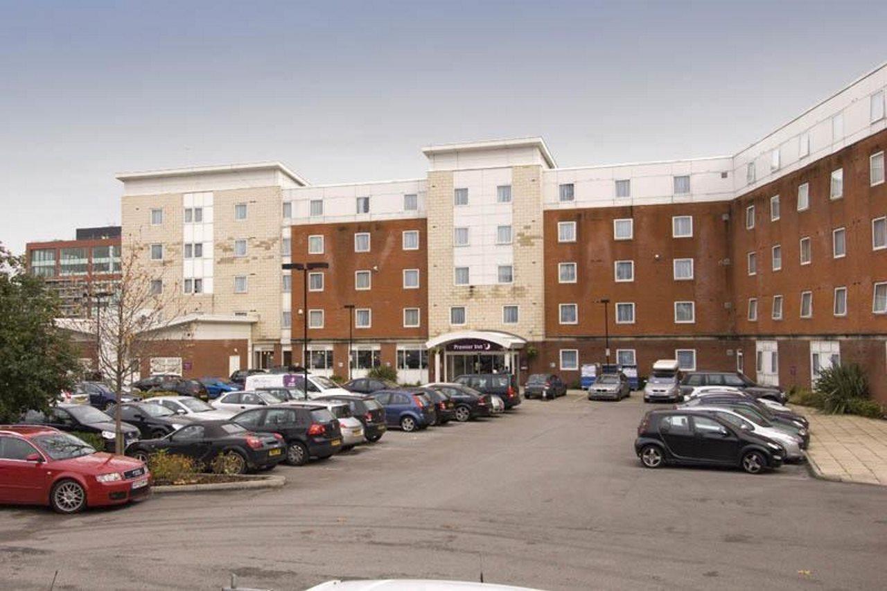 Premier Inn Manchester City Centre Exterior photo